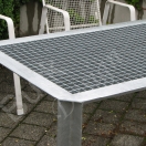 Gartentisch aus verzinktem Stahl